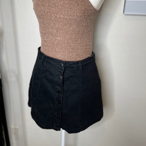 Black mini skirt - Picture 5 of 6